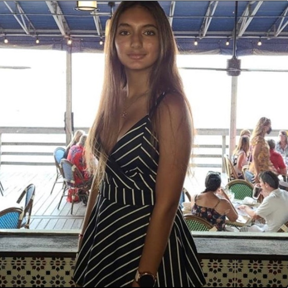 Meet your Posher, Ayana